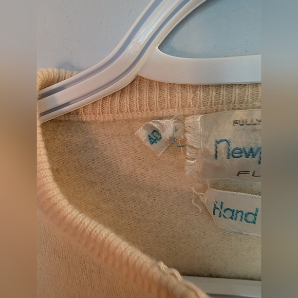 Vintage Newport of Canada Hand-Embroidered Cardigan – Fur Blend – Floral Knit - Picture 6 of 9